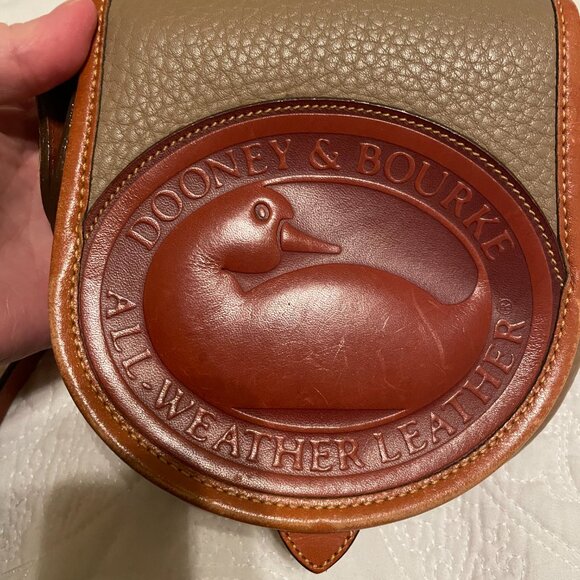 Vintage Dooney & Bourke Big Duck Crossbody handbag damage on strap - Picture 5 of 11